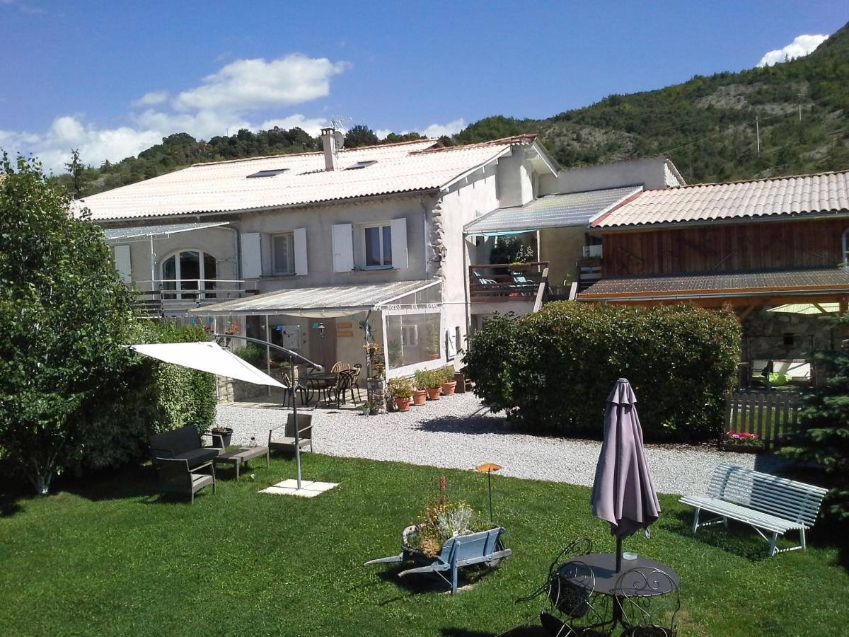 Chambres D'Hotes La Dorgisane Venterol  Luaran gambar