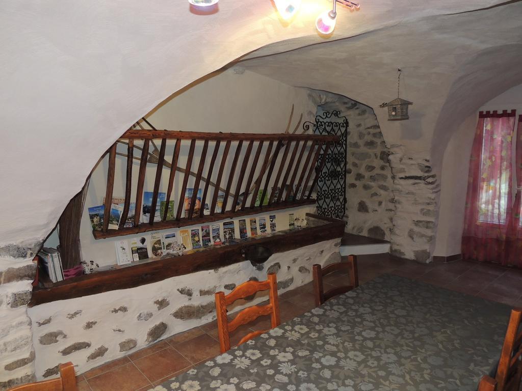 Chambres D'Hotes La Dorgisane Venterol  Luaran gambar